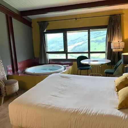 La Aldea Sonada Οβιέδο